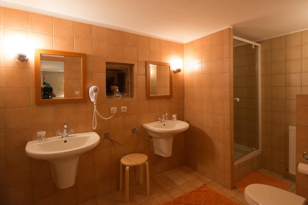 Charme Hotel La Dominotte Demigny Szoba fotó